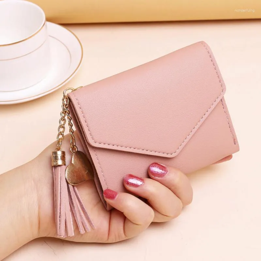 Lila | Mini portefeuille avec pendentif à pompon | Élégant et compact