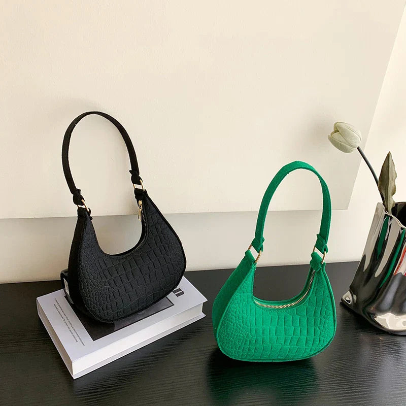 Sac à bandoulière en feutre en forme de demi-lune