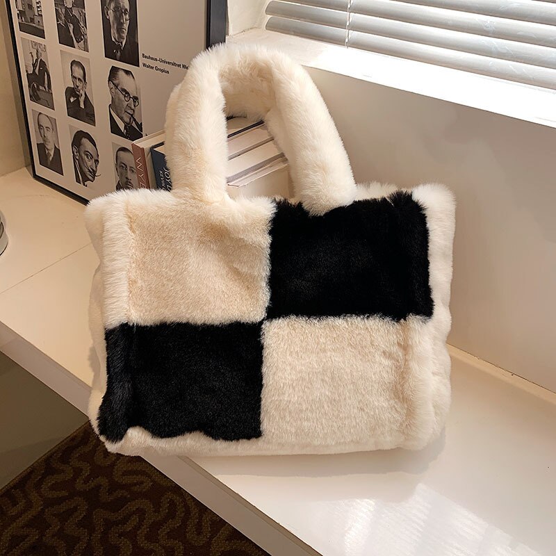 Sac à main en peluche Nina - Sac à main confortable et hivernal pour femmes