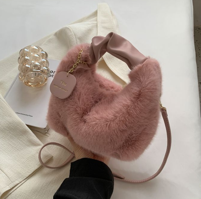 Sac à main Fluffy | Ce sac vous donne envie de le serrer dans vos bras