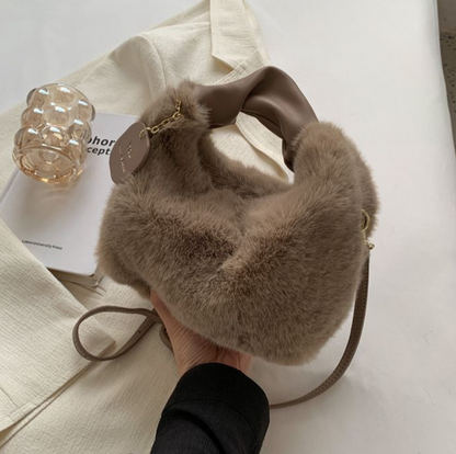 Sac à main Fluffy | Ce sac vous donne envie de le serrer dans vos bras