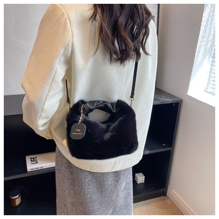 Sac à main Fluffy | Ce sac vous donne envie de le serrer dans vos bras